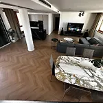 Luxury Penthouse At The Historical Centre Parking דירה ברטיסלאבה