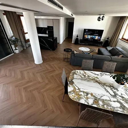 Luxury Penthouse At The Historical Centre Parking Διαμέρισμα Μπρατισλάβα