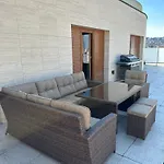Luxury Penthouse At The Historical Centre Parking شقة